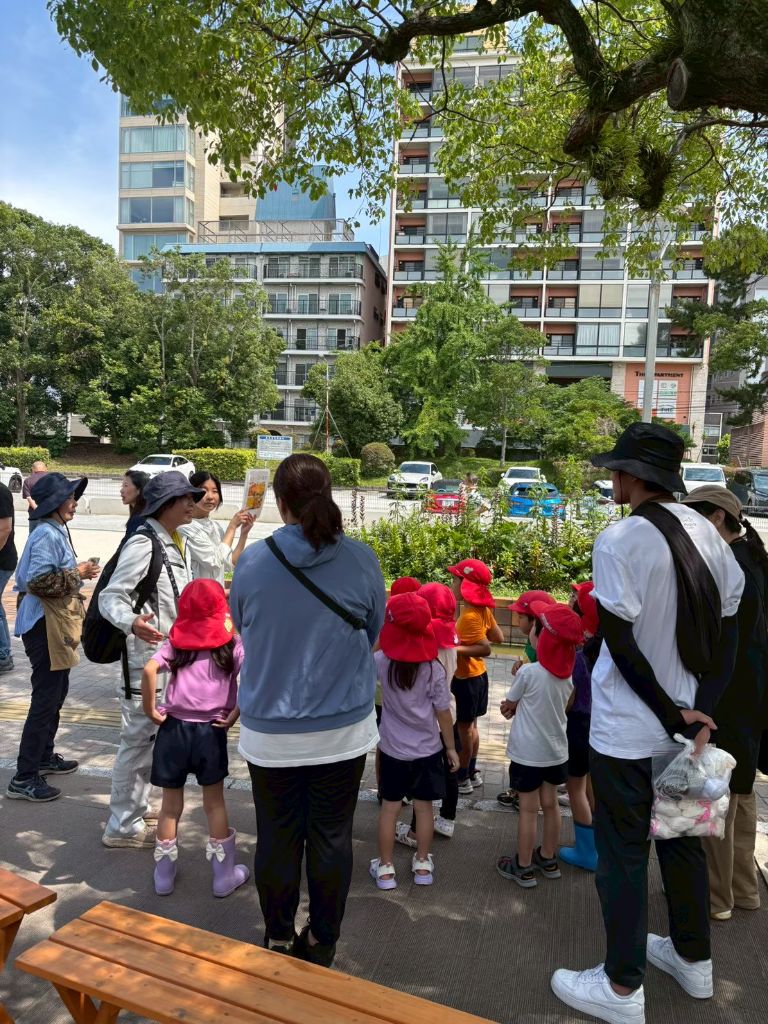こども達との花を通じた交流イベントの様子